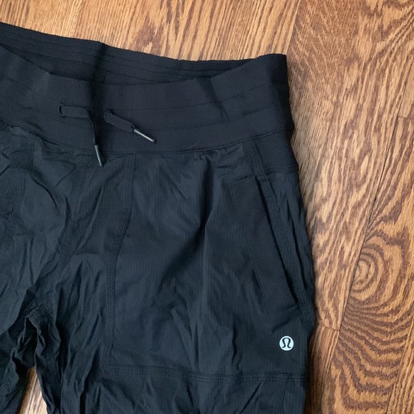 Lululemon Cargo Crop - Picture 3 of 4